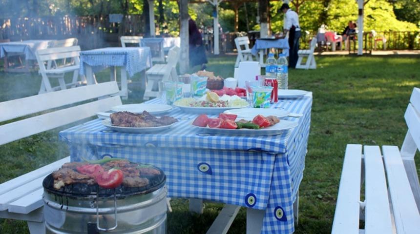 G&uuml;neşi G&ouml;rd&uuml;ğ&uuml; Gibi Kendini &Ccedil;imlere Atanlara: İstanbul'un  En Sakin 8 Piknik Alanı