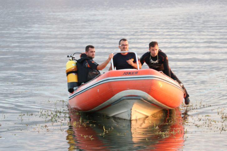 Sapanca Gölü'nde tekneden düşen 13 yaşındaki çocuk kayboldu G2