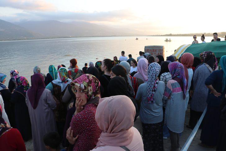 Sapanca Gölü'nde tekneden düşen 13 yaşındaki çocuk kayboldu G3