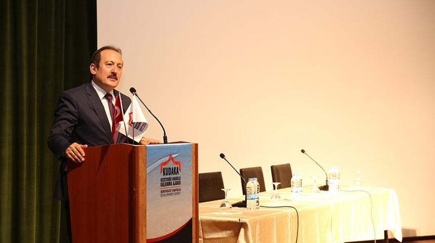 Vali Pehliva,n Dede Korkut’un İzinde Sözünde Çalıştayı açılış oturumuna katıldı