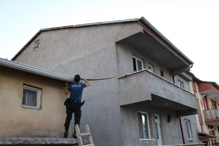 Mahsur kalan kedi için canını hiçe saydı G3