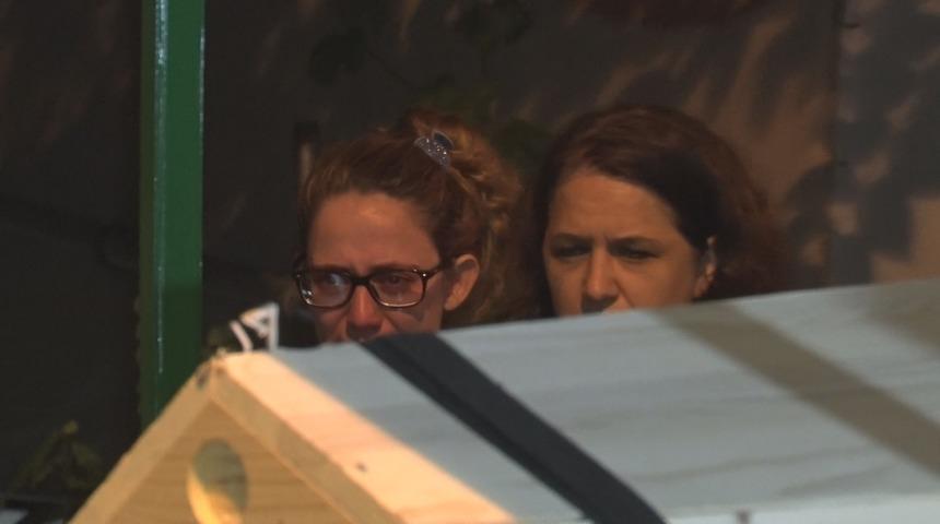 Bah&ccedil;elievler'de kan donduran olay! Eve geldiğinde babasını kanlar i&ccedil;erisinde buldu!