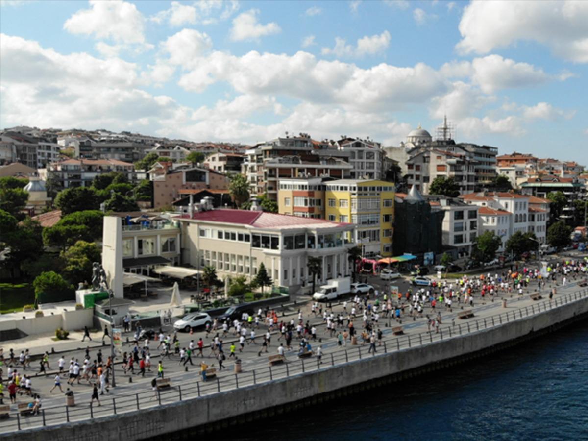 2 bin İstanbullu &Uuml;sk&uuml;dar&rsquo;ı koştu