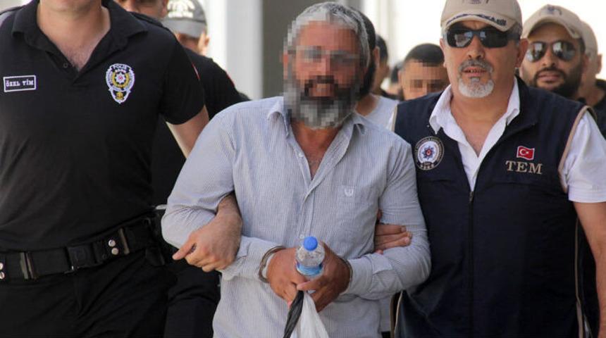 İnternetteki haberlerini gösterip haraç toplamış