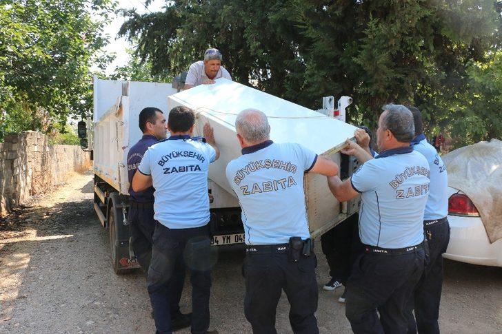 Antalya’da merdiven altı üretilen bin 180 kilogram midyeye el konuldu G2