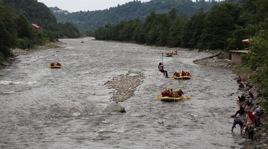 Talep arttı, Fırtına Deresi rafting botlarıyla doldu