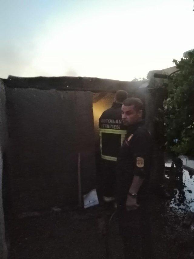 Odunlukta çıkan yangın korkuttu 1