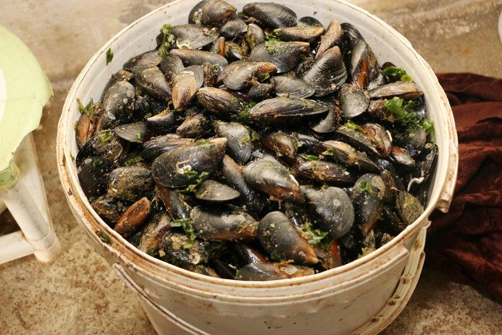 Sağlıksız midyeleri vatandaşa yedireceklerdi! Böyle yakalandılar G5