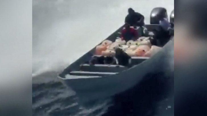 ABD sahil güvenlik ekipleri, tonlarca kokain ele geçirdi G5