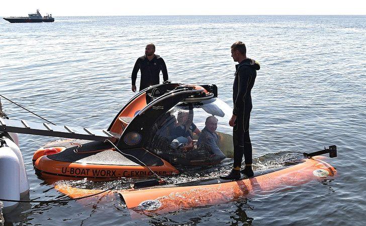 Vladimir Putin batık denizaltıyı inceledi G1