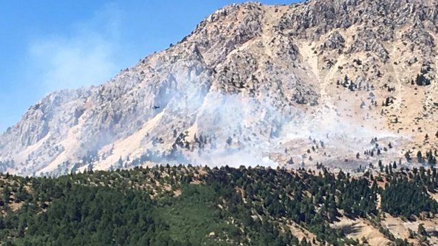 Kahramanmaraş’ta dağlık alanda çıkan yangın söndürüldü