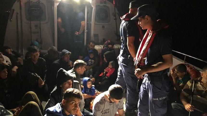 Didim&rsquo;de iki ayrı operasyonda 66 ka&ccedil;ak g&ouml;&ccedil;men yakalandı