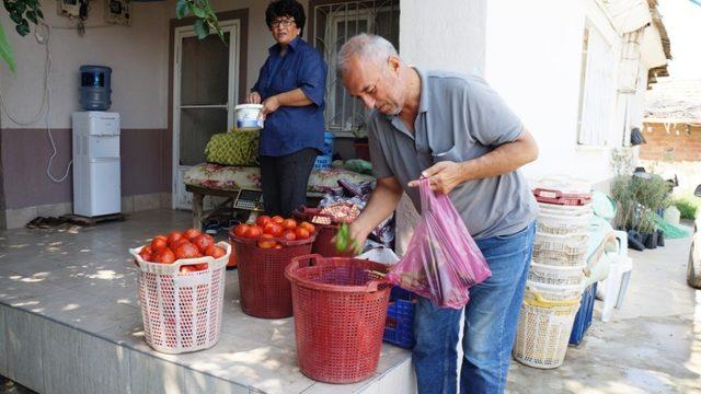 Emekli oldu self servis bahçe işine girdi