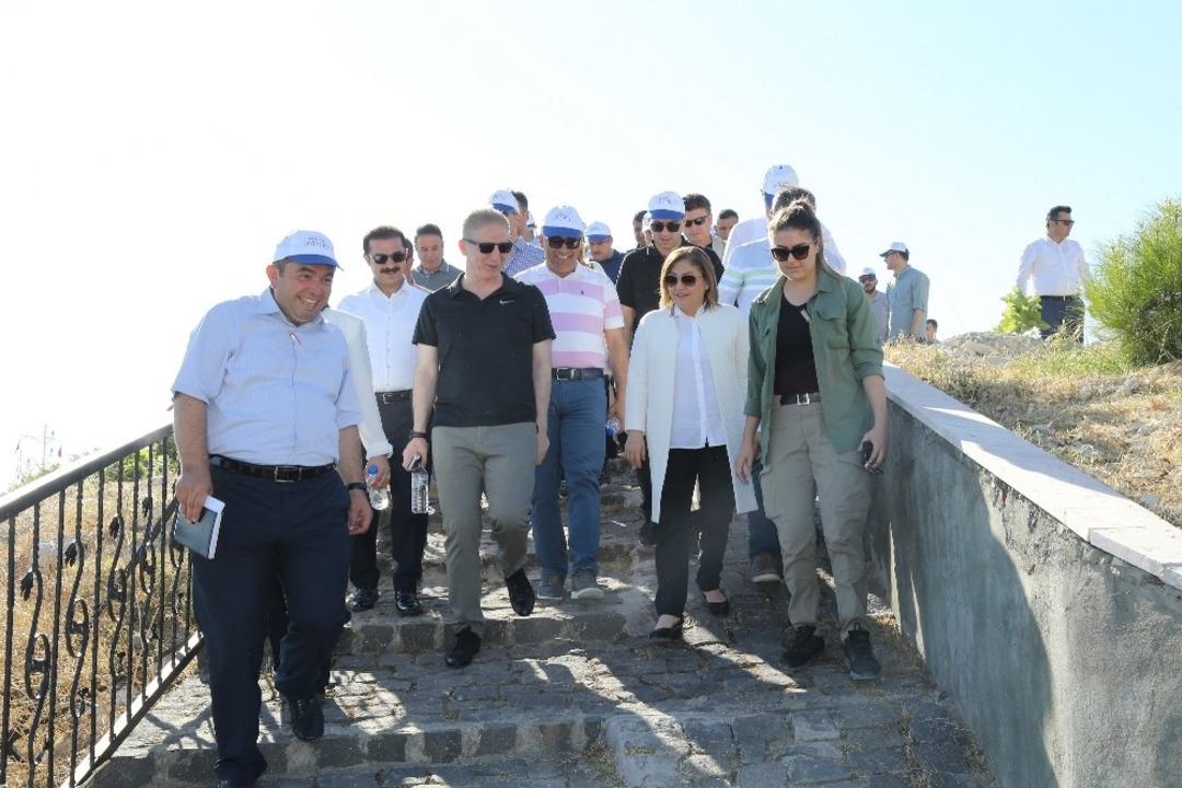 Şahin, Aşağı Fırat Havzası&rsquo;nı inceledi