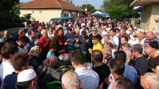 Sapanca Gölü'nde kaybolan Eren'in cansız bedeni bulundu (2)