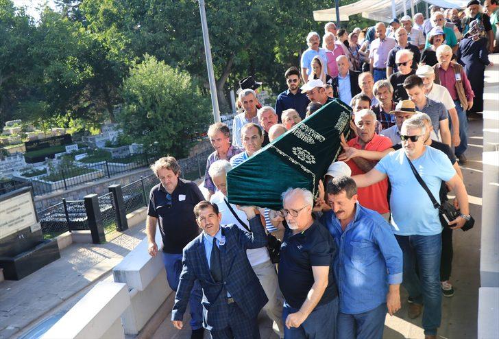 Yeşilçam'ın usta oyuncularından Yalçın Gülhan son yolculuğuna uğurlandı G5