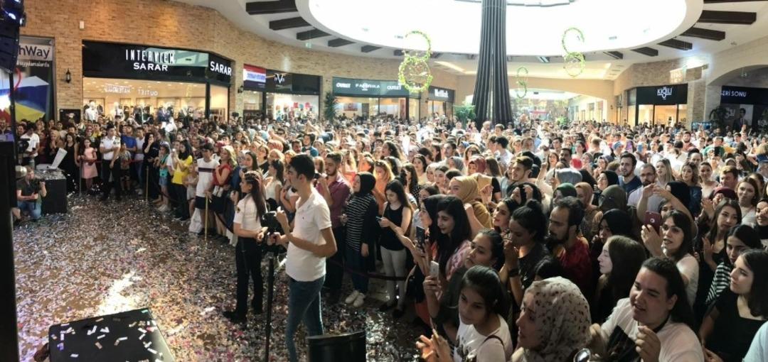 Şarkıcı Merve &Ouml;zbey&rsquo;den, Highway&rsquo;de sevenlerine konser