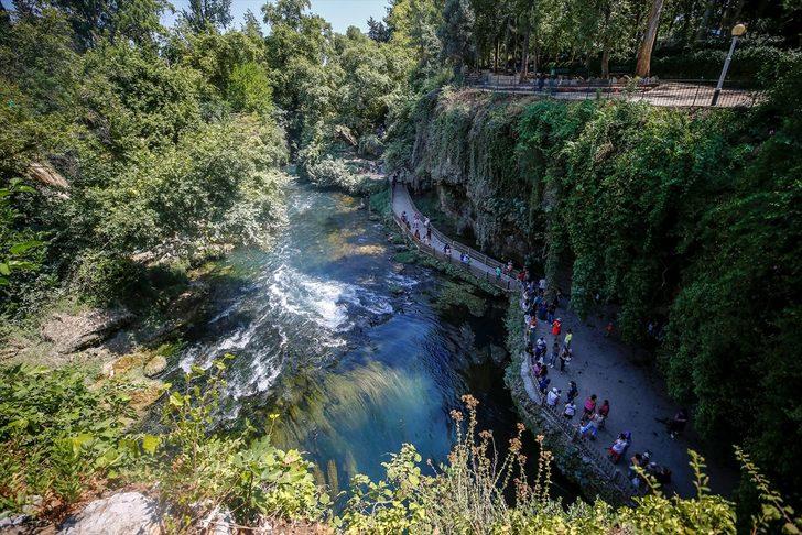 Antalya'da mavi ve yeşilin buluştuğu nokta: Düden Şelalesi G1