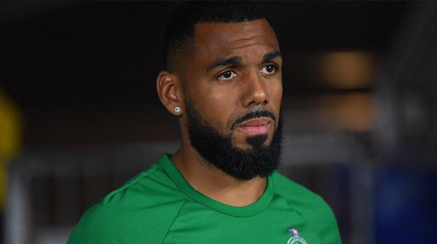 Yann M'Vila St. Etienne'e rest &ccedil;ekti! 