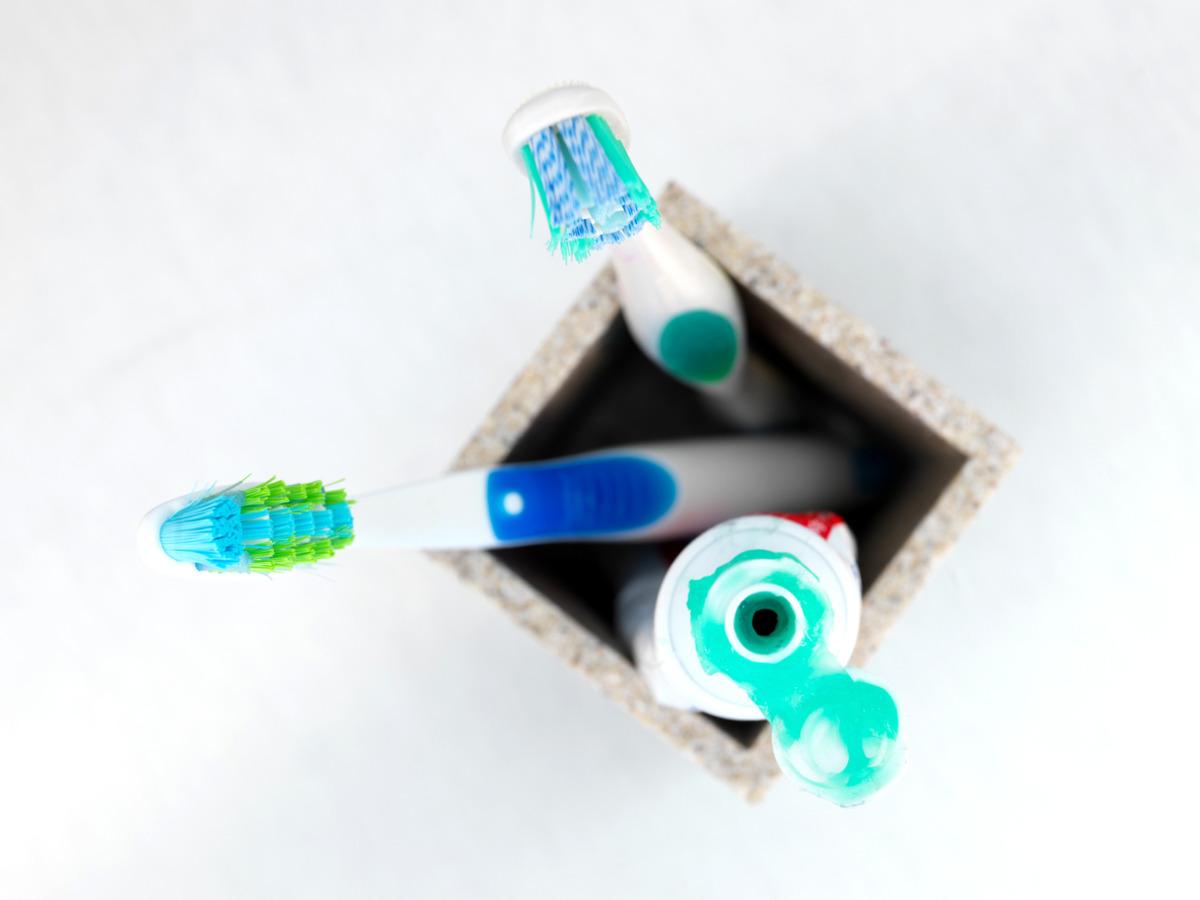 Diş fır&ccedil;anızı banyo dolabında saklıyorsanız dikkat!