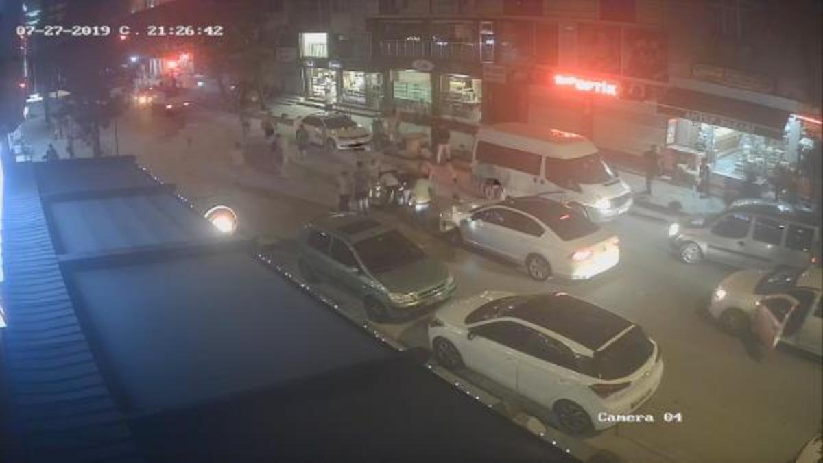 Yer: Sultangazi! Gen&ccedil; kızın korku dolu anları kamerada