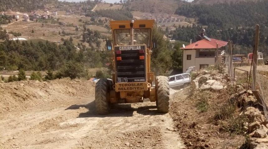 Toroslar&rsquo;da yol &ccedil;alışmaları aralıksız s&uuml;r&uuml;yor