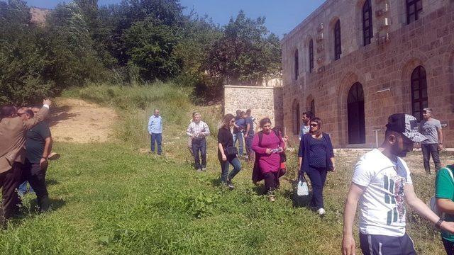 Başkan Erdem’in Şemdinli ve Nehri ziyareti