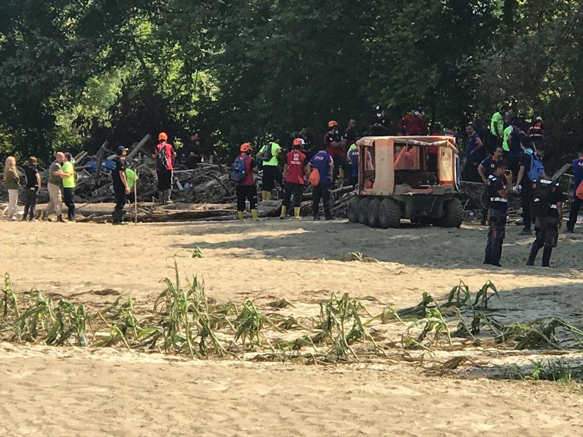 Son dakika: D&uuml;zce'deki sel felaketinde bir cansız bedene daha ulaşıldı