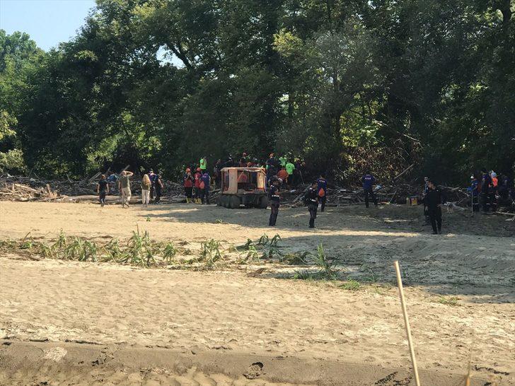Son dakika: Düzce'deki sel felaketinde bir cansız bedene daha ulaşıldı G3