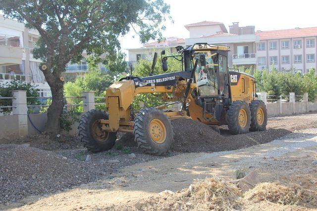 Menderes’in yollarında hummalı çalışma