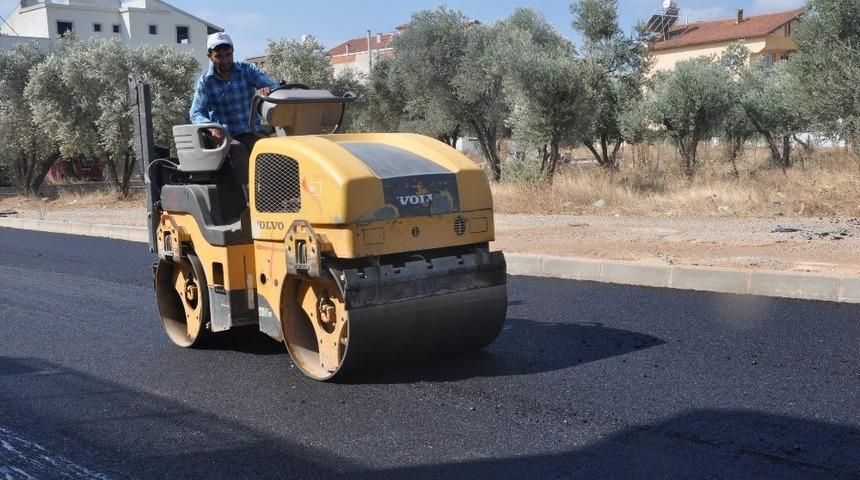 Menderes&rsquo;in yollarında hummalı &ccedil;alışma