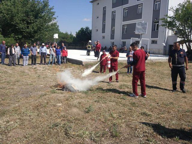 Aler Yaşam Engelli Bakım Merkezinde eğitim ve yangın tatbikatı