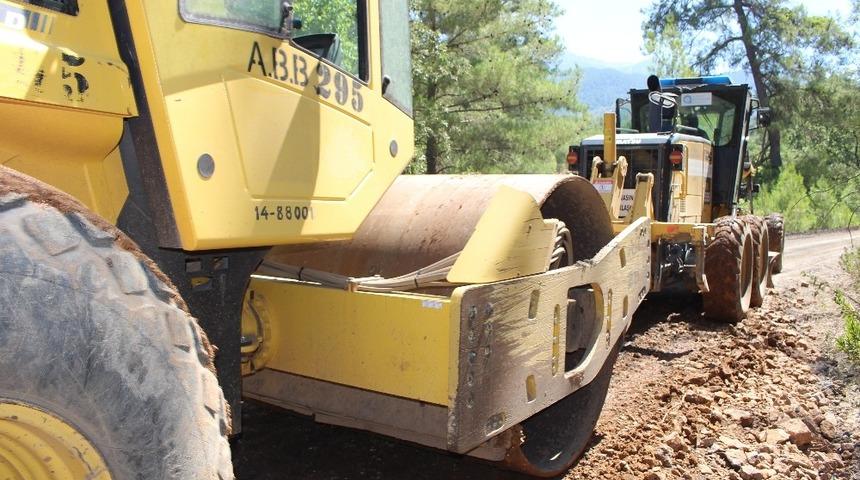 B&uuml;y&uuml;kşehirden &Ccedil;amlıca Mahallesinde asfalt hazırlığı