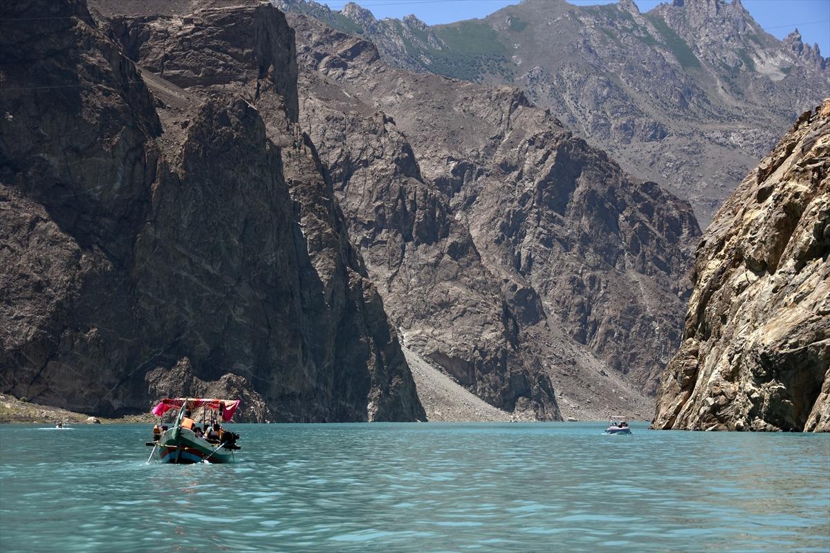 D&uuml;nyanın en y&uuml;ksek 17 zirvesi burada yer alıyor! 