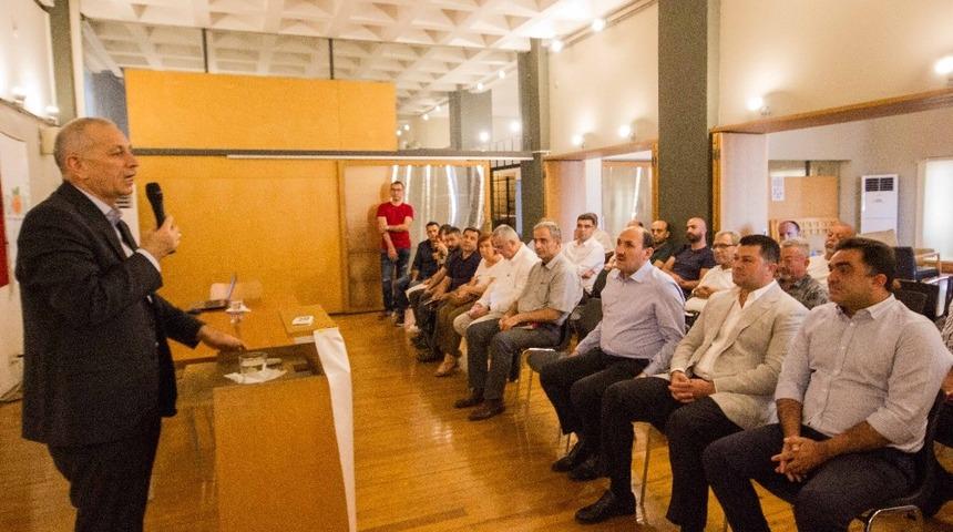 Adanalı &ccedil;ift&ccedil;iler Adana Tarım Meslek Lisesine sahip &ccedil;ıkıyor