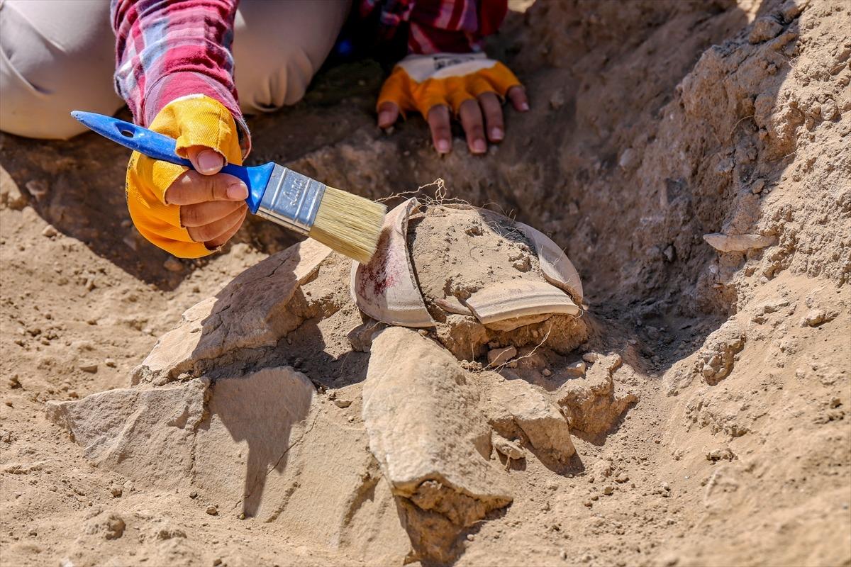 Van'da Urartu aristokratlarının mezarlığı bulundu! "İlk kez b&ouml;yle bir durumla karşılaşıyoruz"