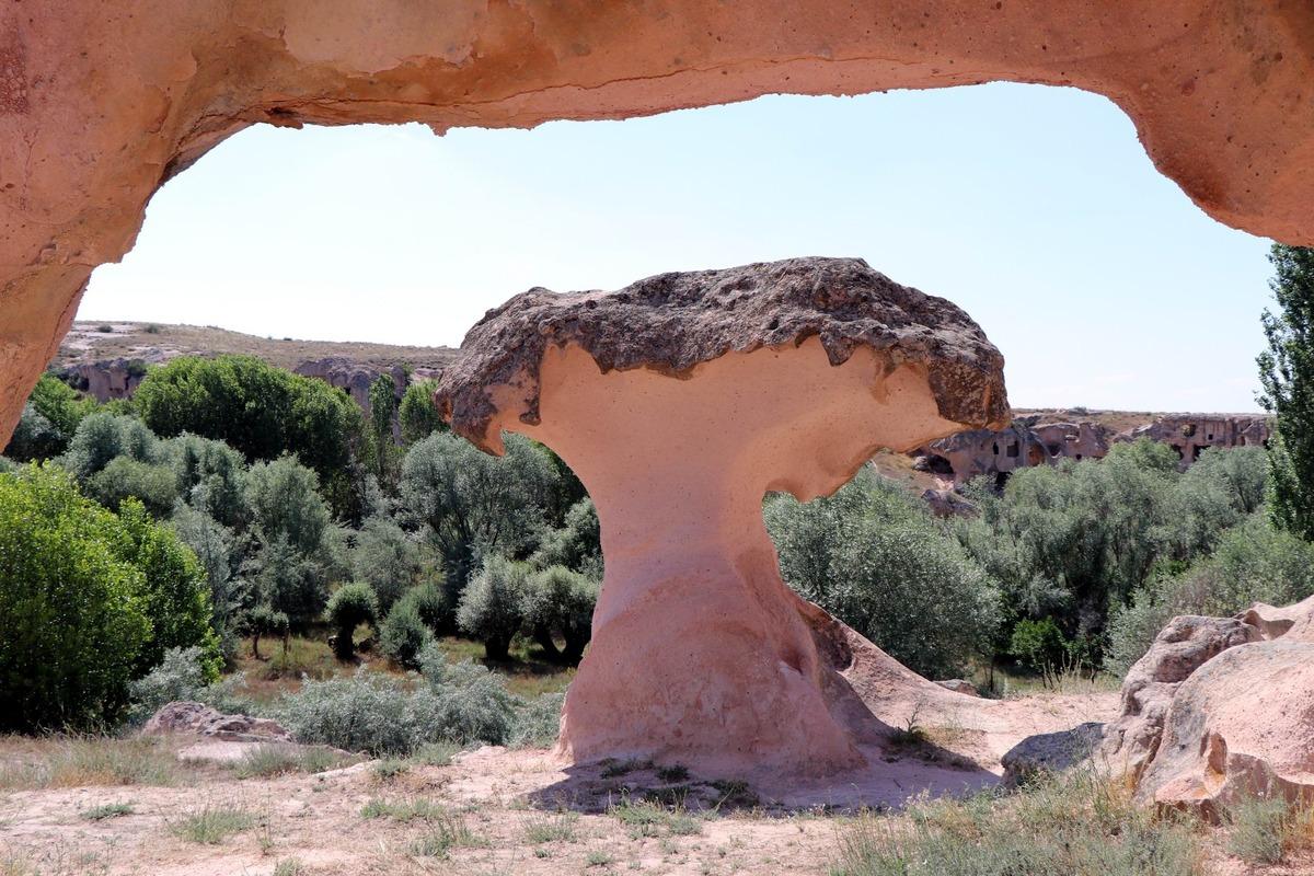 Mantar şeklindeki peribacasına b&uuml;y&uuml;k ilgi