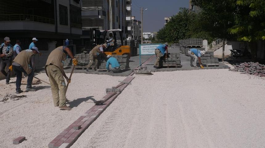 Haliliye’de yol yenileme çalışmaları sürüyor