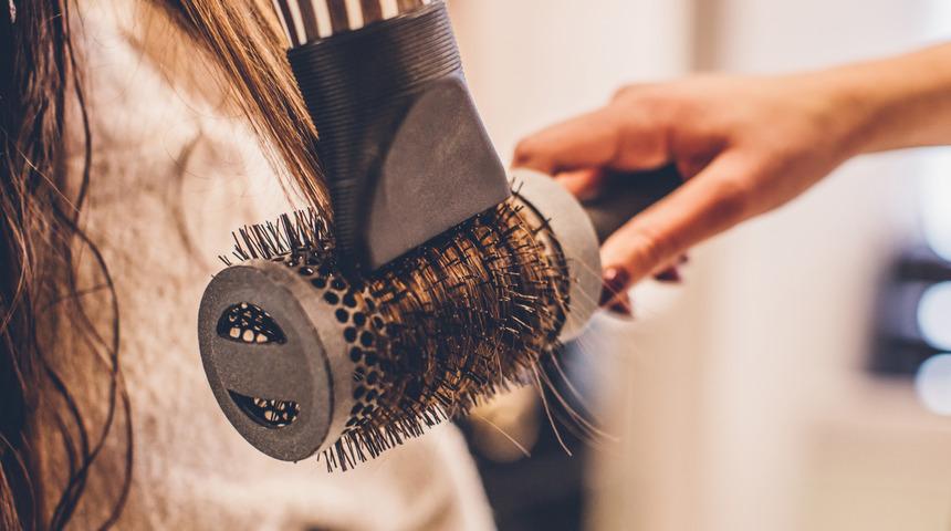 Sağlıklı saç herkesin hayali ama bu hareketler zarar veriyor 