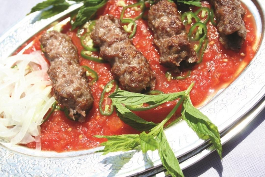 &ldquo;Gelenekten geleceğe Gaziantep yemekleri&rdquo; kitabı &ccedil;ıktı