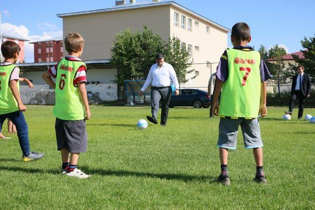 Aziziye Belediyesi ‘Yaz Futbol Okulu’ başladı