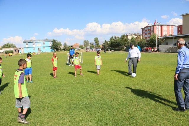 Aziziye Belediyesi ‘Yaz Futbol Okulu’ başladı