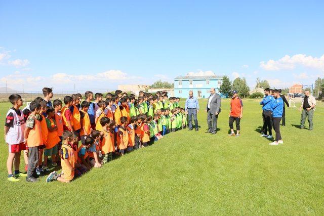 Aziziye Belediyesi ‘Yaz Futbol Okulu’ başladı