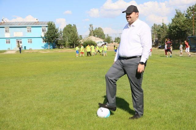 Aziziye Belediyesi ‘Yaz Futbol Okulu’ başladı