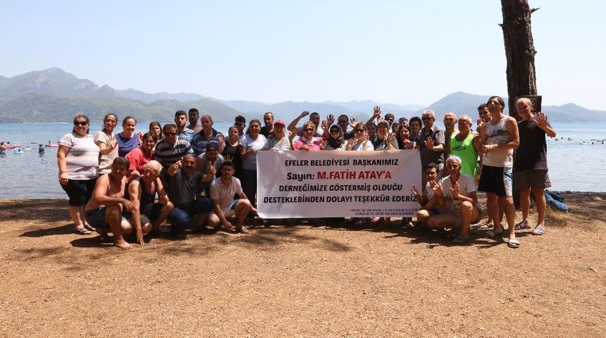 Başkan Atay&rsquo;a işaret diliyle teşekk&uuml;r ettiler