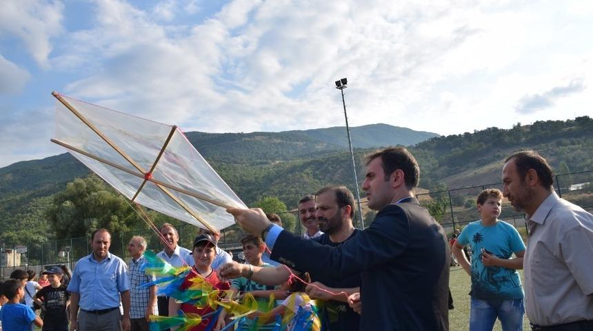 M&uuml;ft&uuml;l&uuml;kten u&ccedil;urtma şenliği