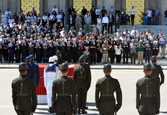 TBMM eski Başkanı Bozbeyli için Meclis'te tören