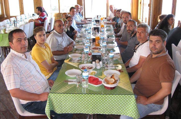 Gazeteciler cemiyet üyeleri Oğuzlar Altınkoz’da buluştu G3