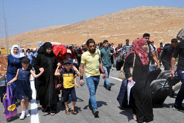 Öncüpınar'dan bayramlaşmaya giden Suriyeli sayısı 8 bin oldu (2)
