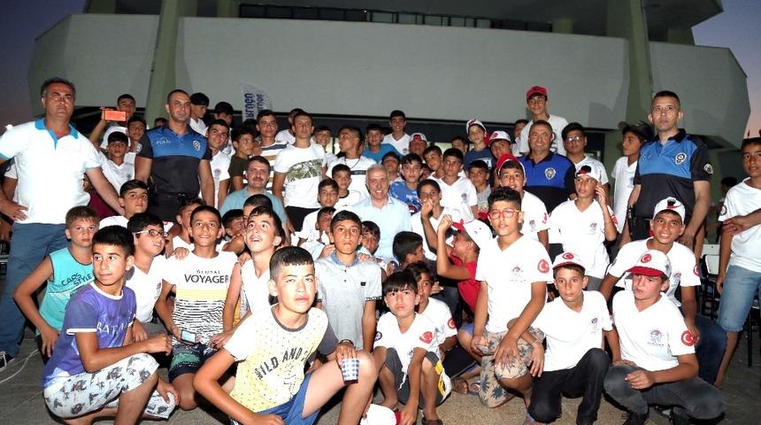 G&uuml;ltak, Silifke kampındaki &ccedil;ocukları ziyaret etti